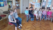 Z WIZYTĄ W BIBLIOTECE SZKOLNEJ.